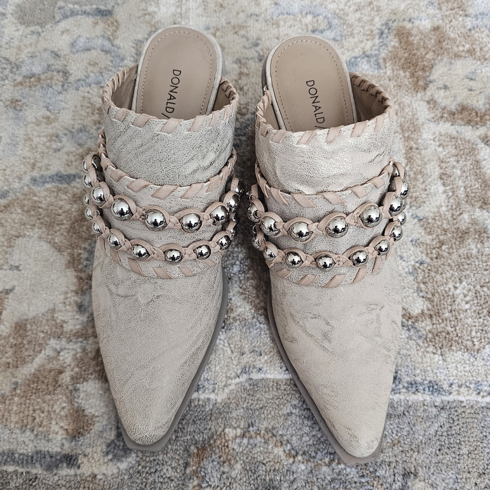Donald J pliner rierie mules